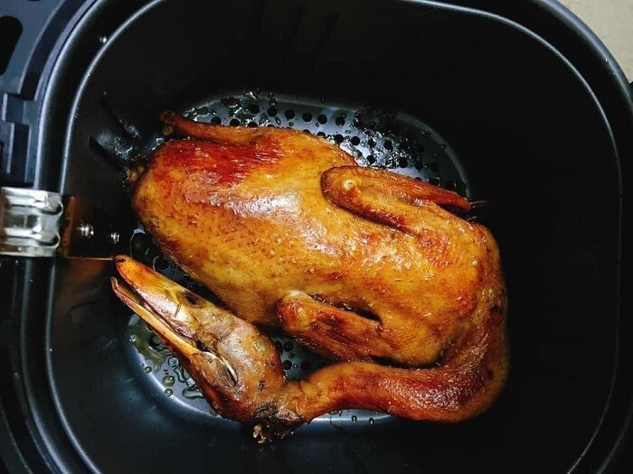 Nồi chiên không dầu Lock&Lock EJF351BLK (5.2L) nướng nguyên con gà, con vịt 2-2.5kg