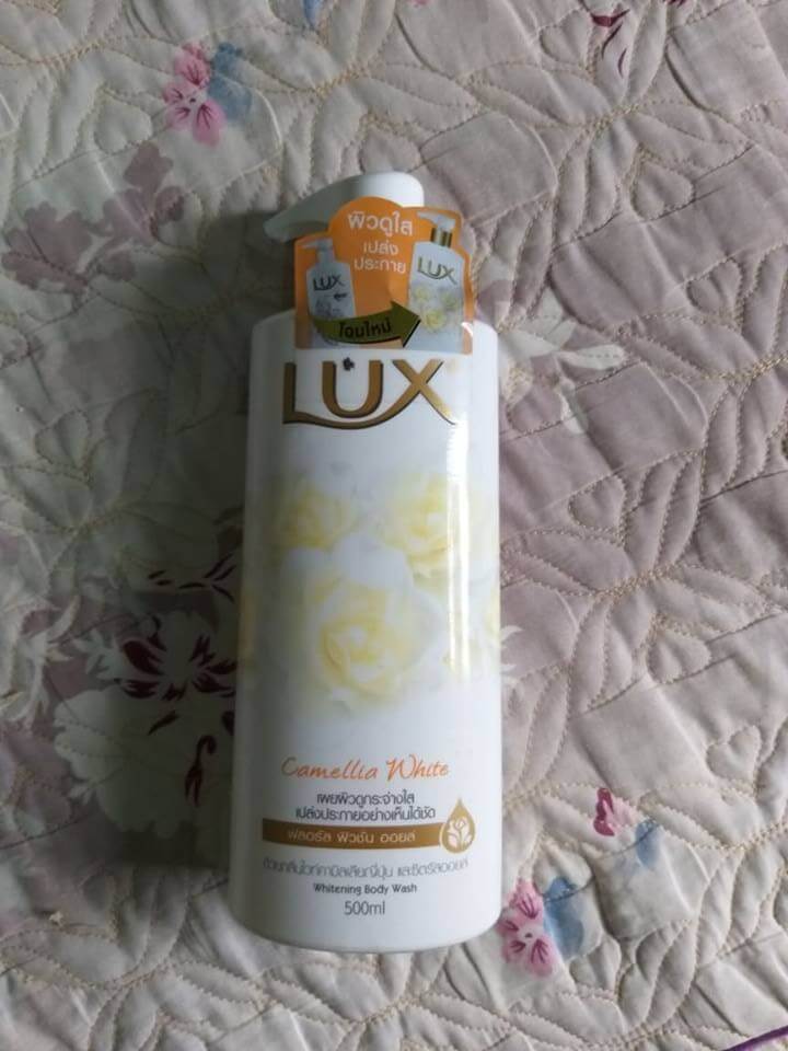Sữa tắm Lux màu trắng
