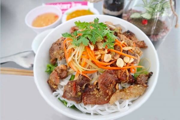 Bún thịt nướng bao nhiêu calo hình 4