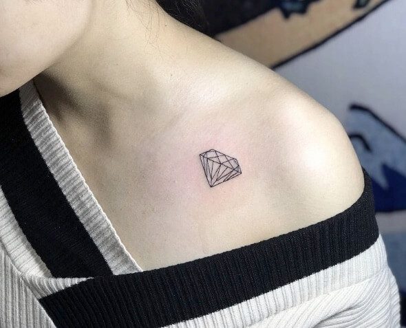 Beautiful mini tattoo on the shoulder for women 48