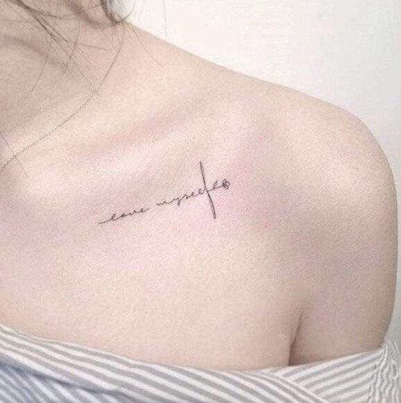 Mini tattoo on shoulder for women figure 11