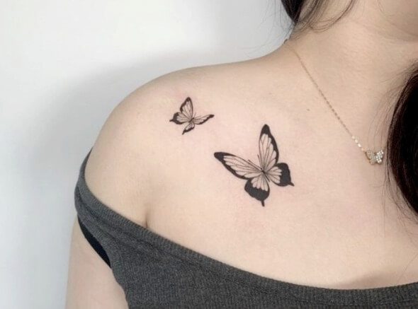 Mini tattoo on shoulder for women figure 24
