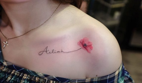 Mini tattoo on shoulder for women figure 4