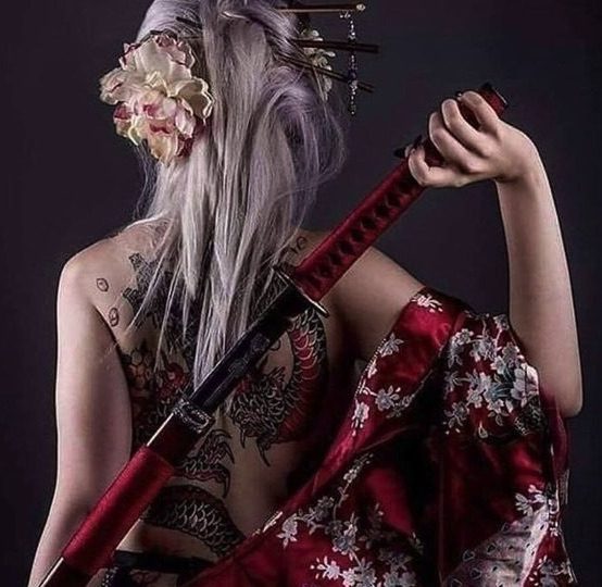 Hình xăm Nhật cổ full lưng cho nữ hình 17
