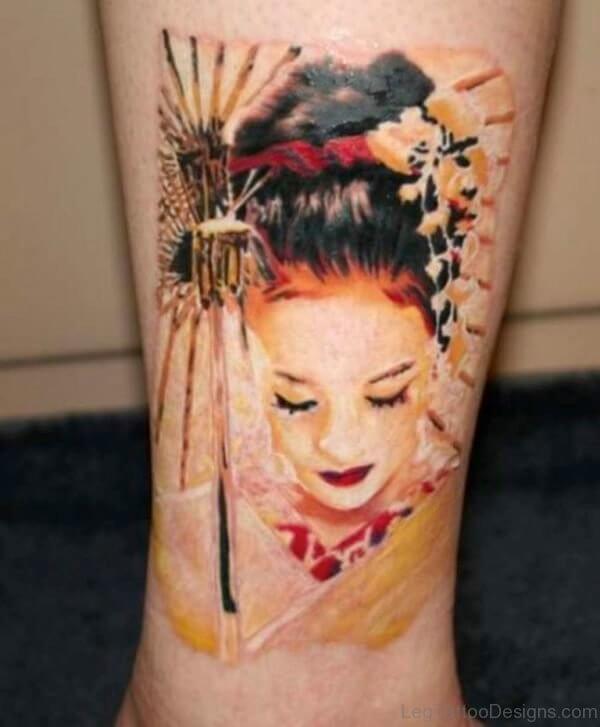 Hình xăm cô gái Nhật Geisha ở chân hình 79