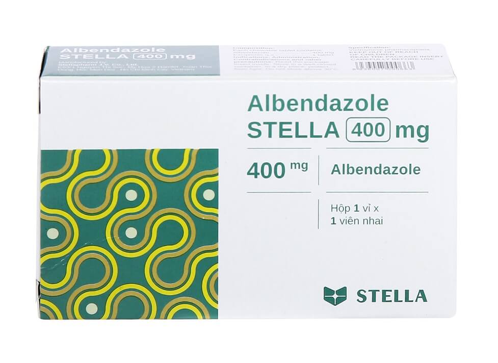 Thuốc Albendazol Stella 400mg là thuốc điều trị chứa hoạt chất chính Albendazole 400 mg, có thể điều trị một loại hoặc nhiều loại ký sinh trùng đường ruột như giun đũa, giun kim, giun lươn, giun tóc, giun mỏ, giun móc, sán hạt dưa, sán lợn, sán bò, sán lá gan loại Opisthorchis viverrini và O. sinensis. Thuốc còn chỉ định để điều trị bệnh ấu trùng di trú ở da, bệnh ấu trùng sán lợn có tổn thương não và bệnh nang sán không thể phẫu thuật hình 1