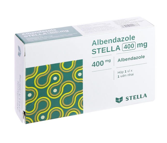 Thuốc Albendazol Stella 400mg là thuốc điều trị chứa hoạt chất chính Albendazole 400 mg, có thể điều trị một loại hoặc nhiều loại ký sinh trùng đường ruột như giun đũa, giun kim, giun lươn, giun tóc, giun mỏ, giun móc, sán hạt dưa, sán lợn, sán bò, sán lá gan loại Opisthorchis viverrini và O. sinensis. Thuốc còn chỉ định để điều trị bệnh ấu trùng di trú ở da, bệnh ấu trùng sán lợn có tổn thương não và bệnh nang sán không thể phẫu thuật hình 3